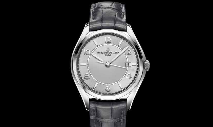 Our advice is to obtain the steel version, a beauty on the wrist