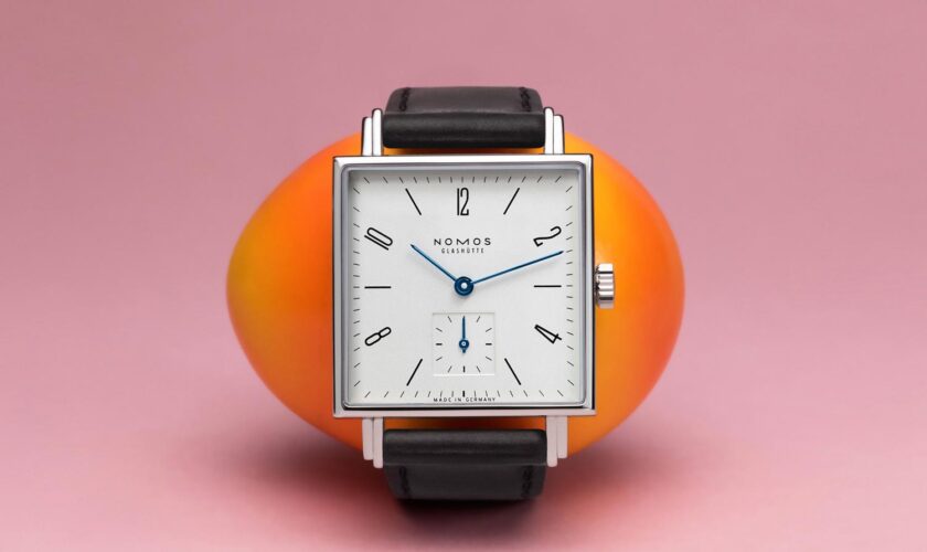 NOMOS Tetra easter