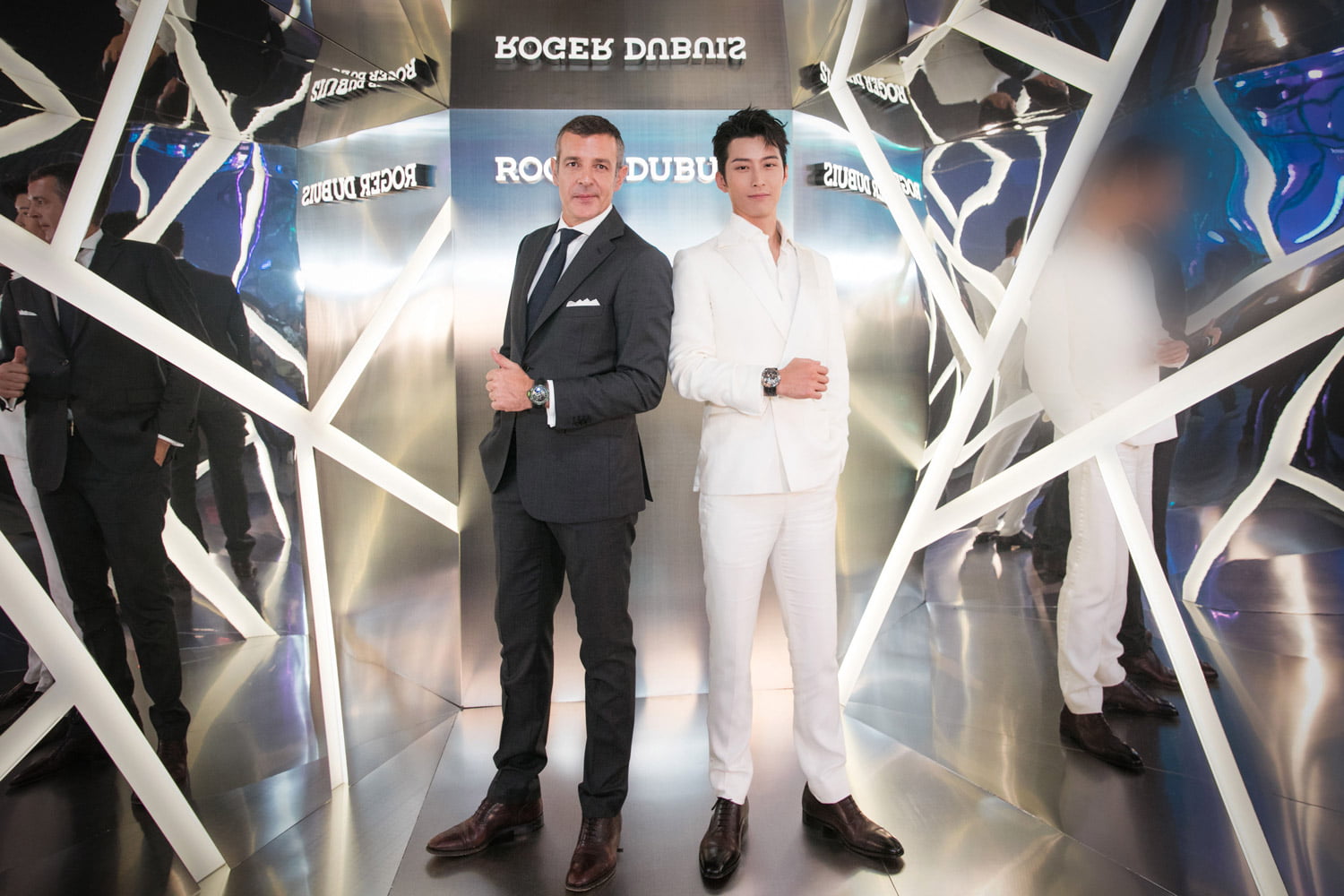 Nicola Andreatta, voormalig CEO van Roger Dubuis, met rechts de Chinees/Canadese acteur Dou Xiao
