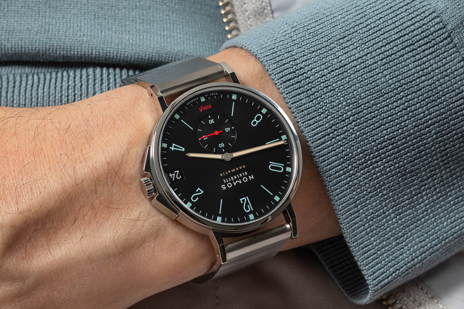 NOMOS Tangente Sport neomatik 42 date marine black